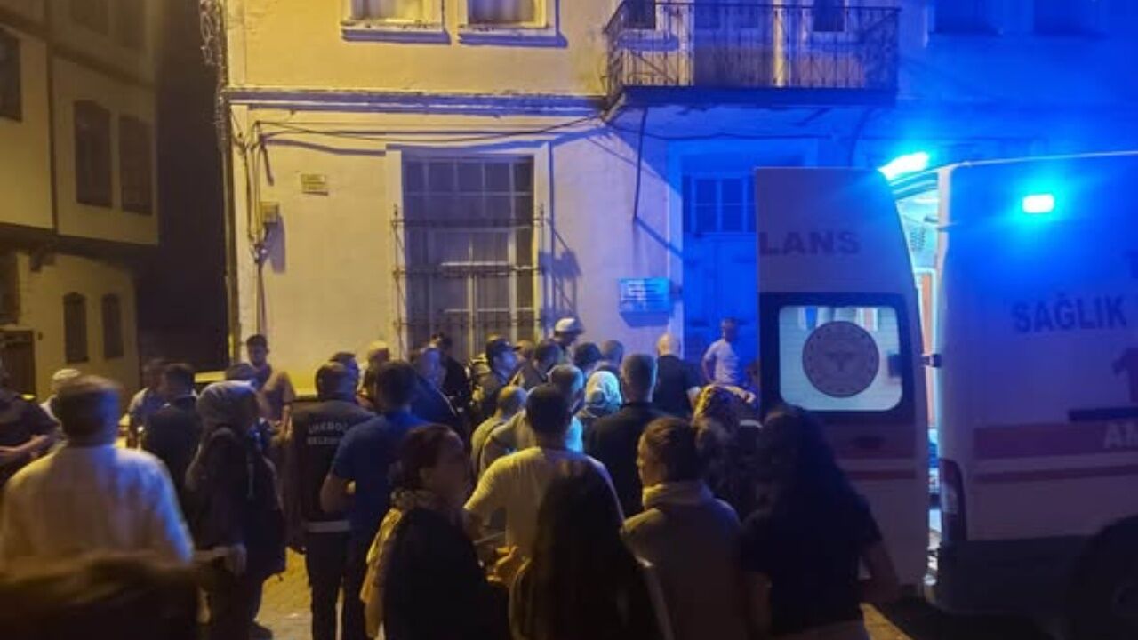 İnebolu'da 15 Temmuz Etkinliğinde Şok Olay Polis Yaralandı, Sürücü Kaçtı (1)
