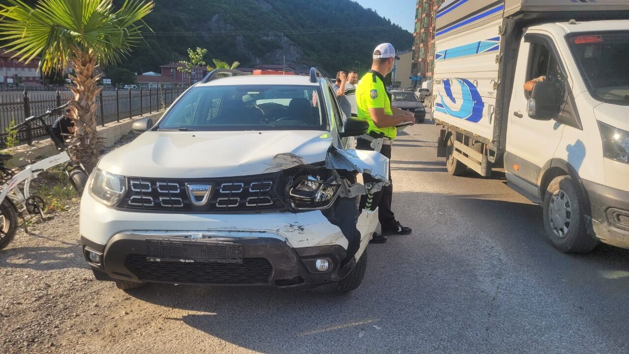 İnebolu'da Yine Aynı Köprüde Kaza! 1 Kişi Yaralandı