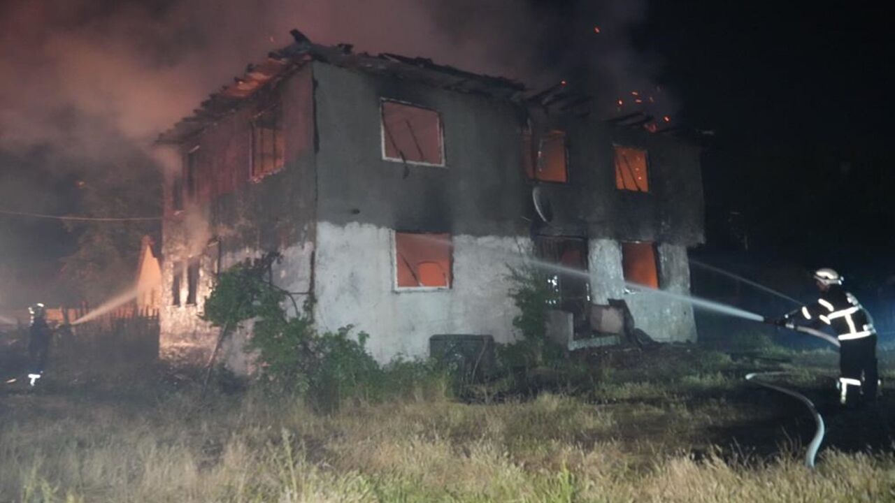 Kadıoğlu Köyünde Yangın Gün Ağardı (2)