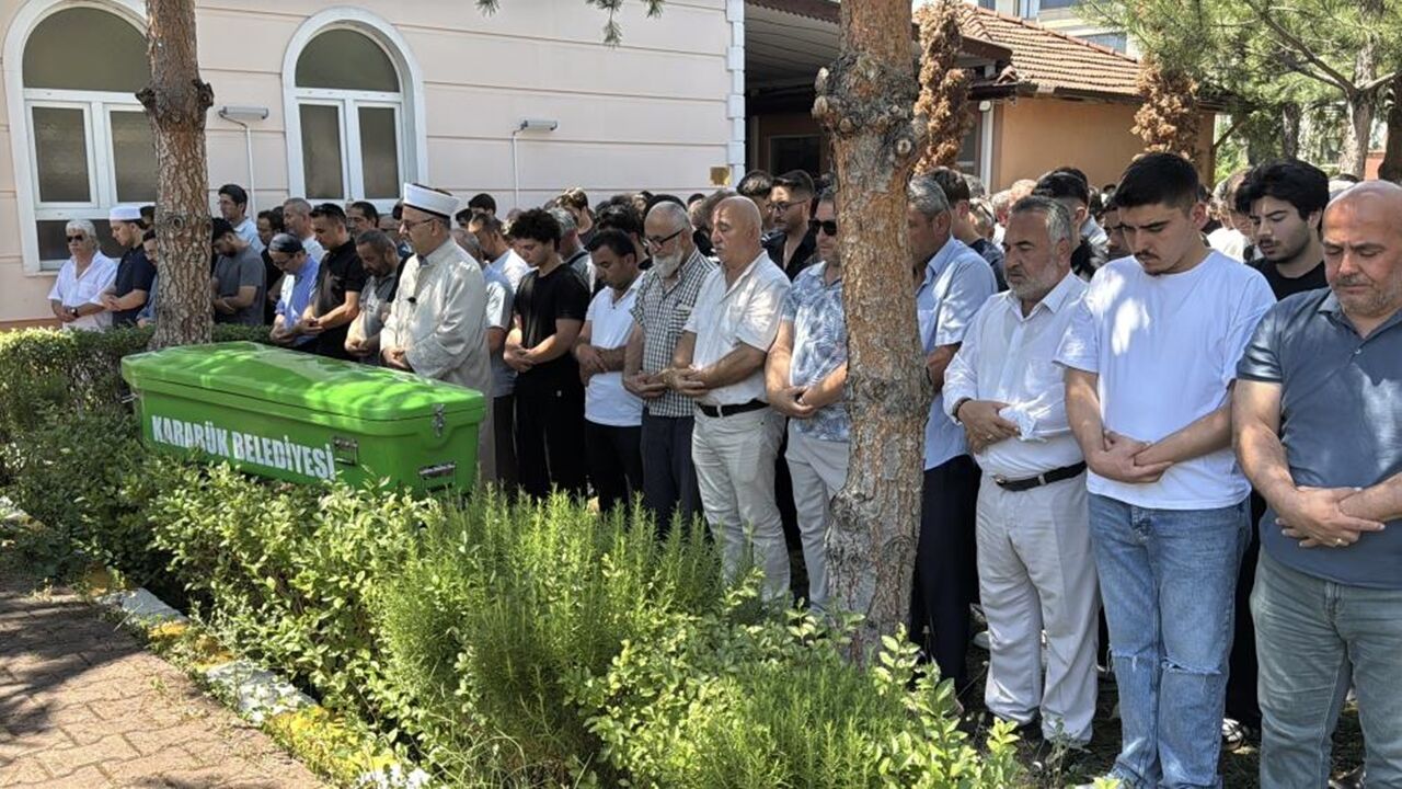 Karabük Üniversite Öğrencisi Toprağa Verildi (2)