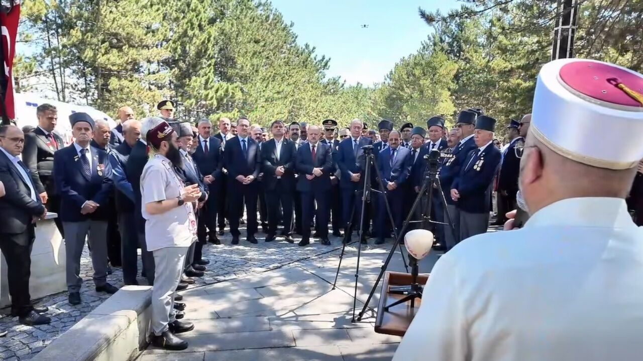 Kastamonu'da 15 Temmuz Programı Kapsamında Şehitlik Ziyareti Gerçekleştirildi (1)