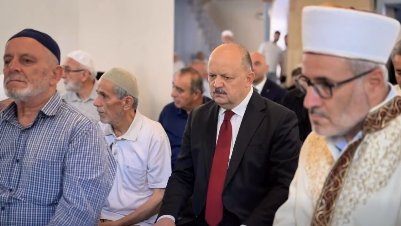 Kastamonu'da 15 Temmuz Programı Kapsamında Şehitlik Ziyareti Gerçekleştirildi (6)