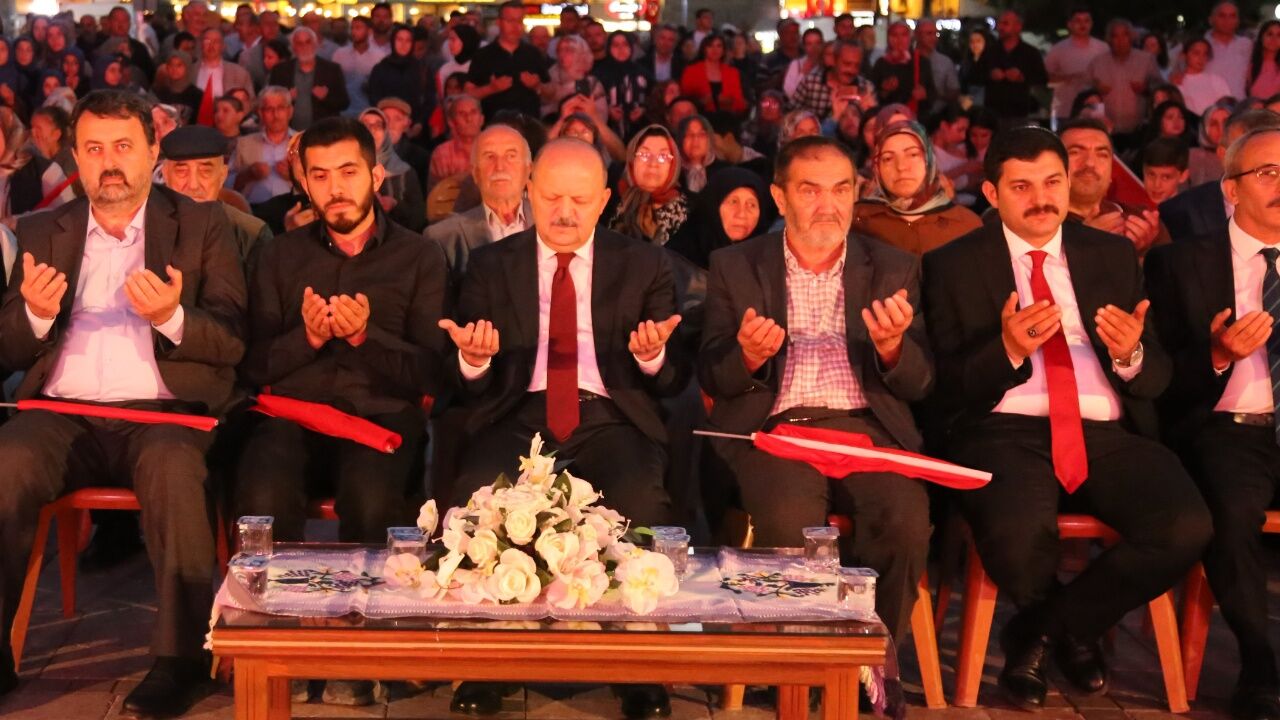 Kastamonu'da 15 Temmuz Programında Duygusal Anlar Selalar Yankılandı, Şehitler Dualarla Anıldı 4