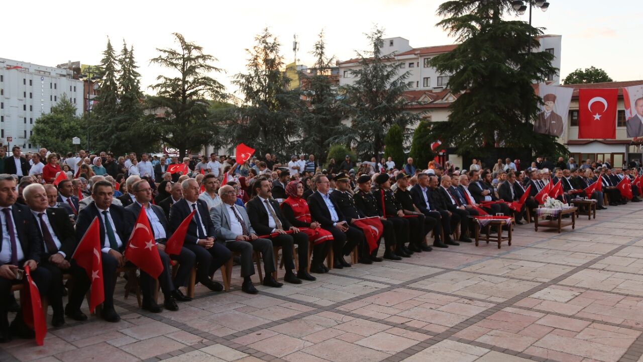 Kastamonu'da 15 Temmuz Programında Duygusal Anlar Selalar Yankılandı, Şehitler Dualarla Anıldı 5