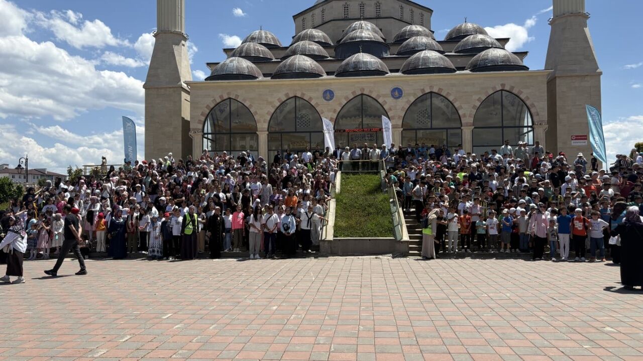 Kastamonu'da Anlamlı Buluşma! Çocuklar Camide Bir Araya Geldi