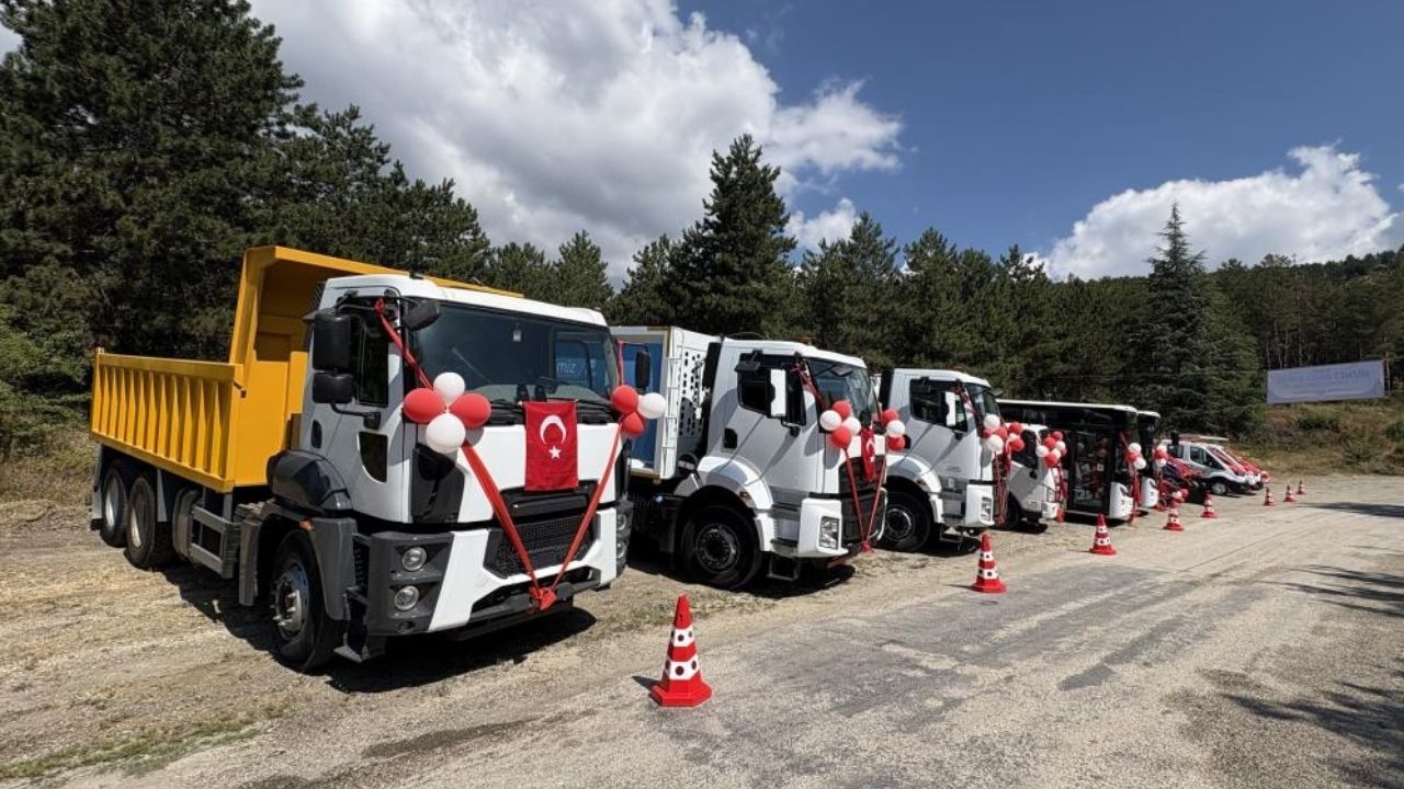 Kastamonu’da Belediye Başkanının Makam Aracı Sünnet Arabası Oldu (4)