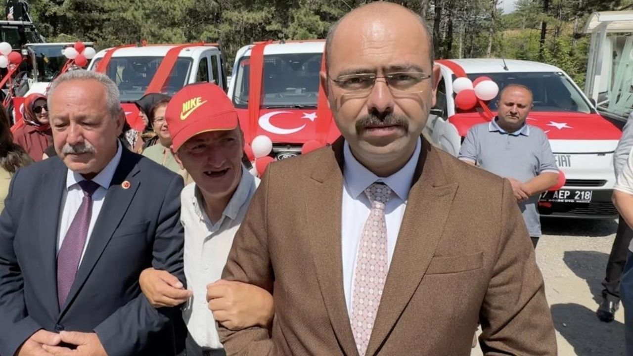 Kastamonu’da Belediye Başkanının Makam Aracı Sünnet Arabası Oldu (5)