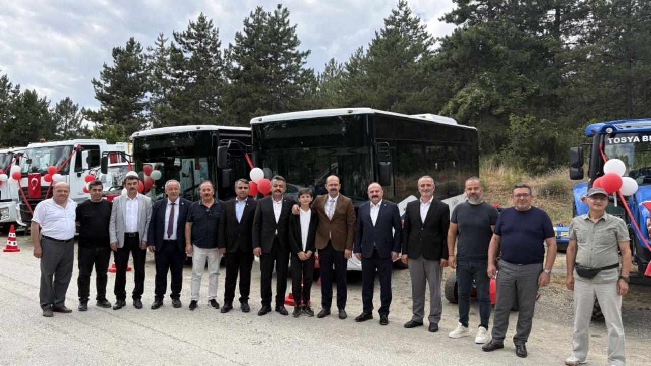 Kastamonu’da Belediye Başkanının Makam Aracı Sünnet Arabası Oldu (6)