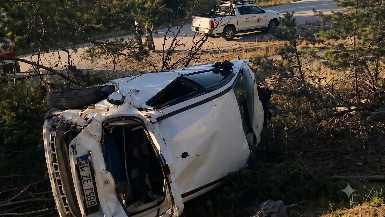 Kastamonu'da Kontrolden Çıkan Araç Takla Attı! 2'Si Çocuk 5 Yaralı 4