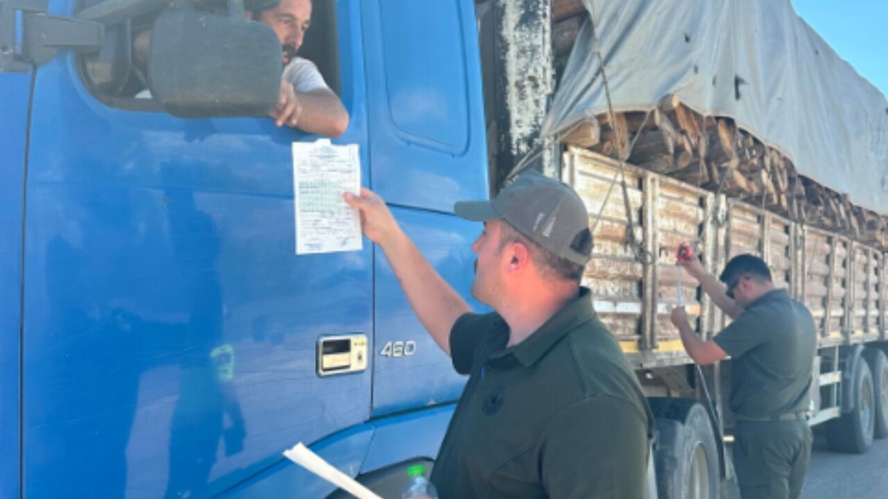 Kastamonu'da Orman Denetimleri Sıkılaştı! Devrekani Yolunda Kamyonlar Tek Tek Kontrol Edildi