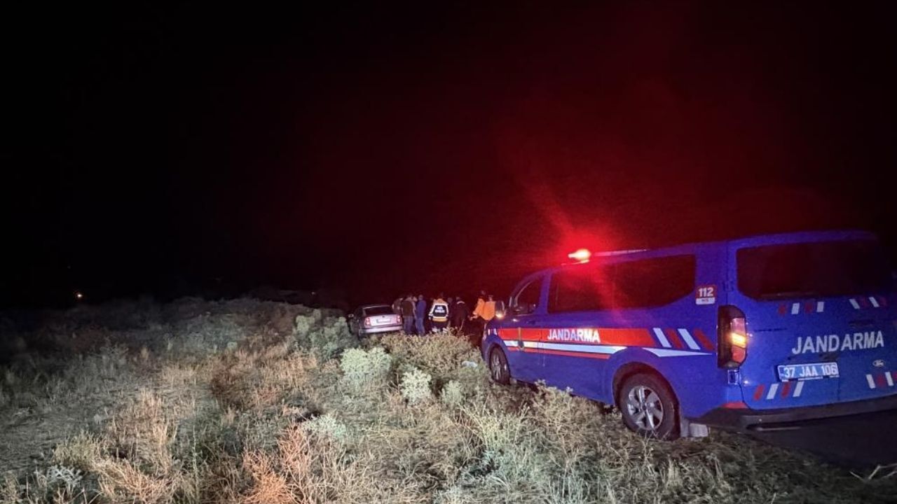 Kastamonu’da Otomobil Şarampole Devrildi Sürücü Yaralandı (2)