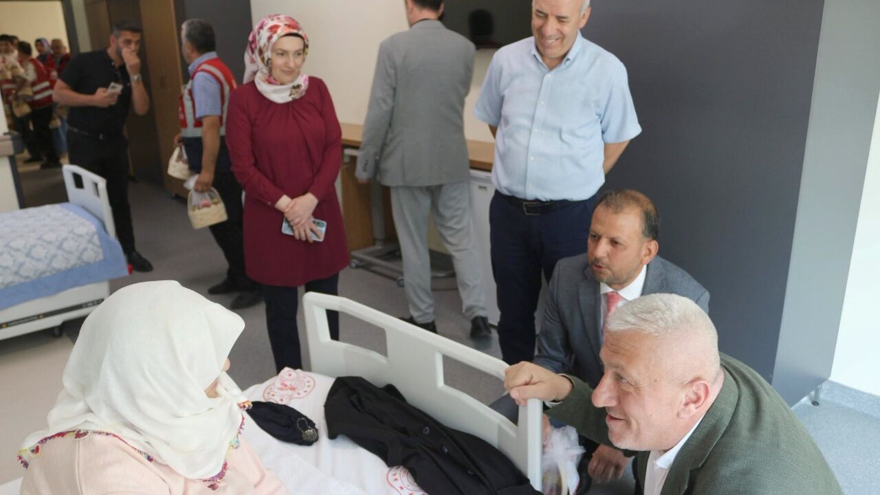 Kastamonu'da Vakıf Geleneği Yaşatıldı Hastalara Moral Ziyareti Gerçekleştirildi 2