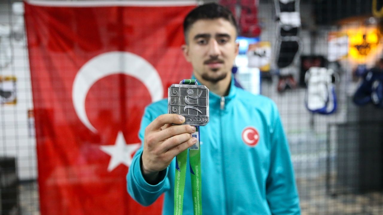 Kastamonu’da Yaramaz Diye Spora Başladı, Ringlerde Şampiyon Oldu (5)