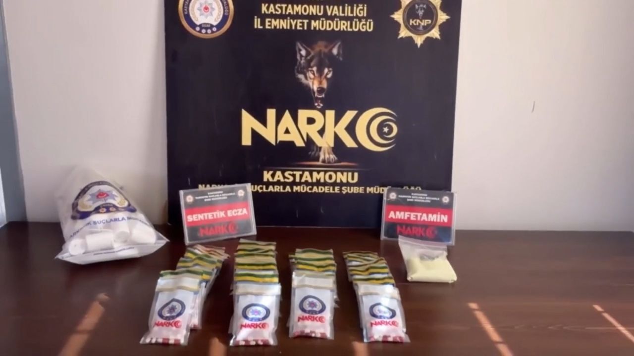 Kastamonu’da Zehir Tacirlerine Darbe Binlerce Hap Ele Geçirildi (2)
