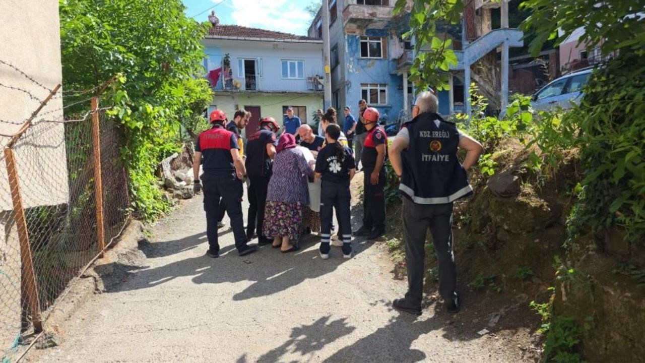 Kiremitleri Savurdu, Başını Yardı Ekipler 45 Dakika Dil Döktü (3)