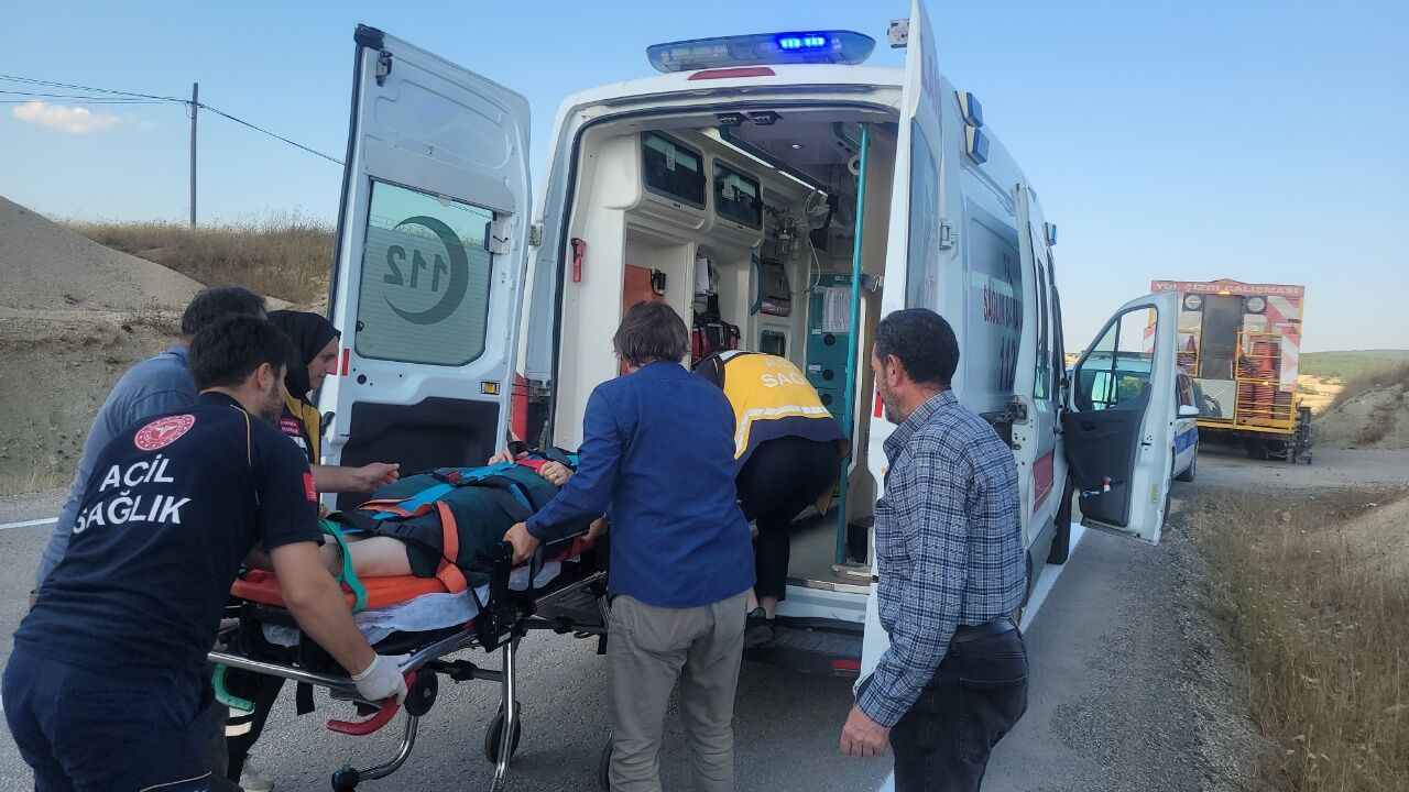 Korkutan Kaza! Direksiyon Hakimiyetini Kaybeden Sürücünün Aracı Takla Attı