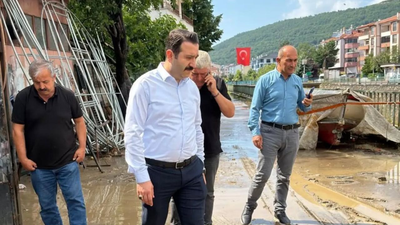 Mhp Kastamonu İl Başkanı Emre Şahin Afet Bölgesinde (1)