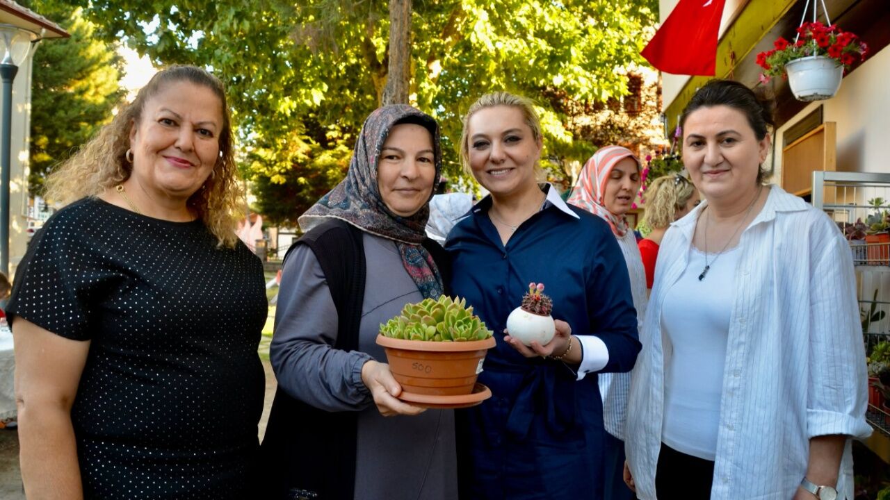 Milletvekili Ekmekçi, Taşköprü Kadın Kooperatifi'ni Ziyaret Etti 3