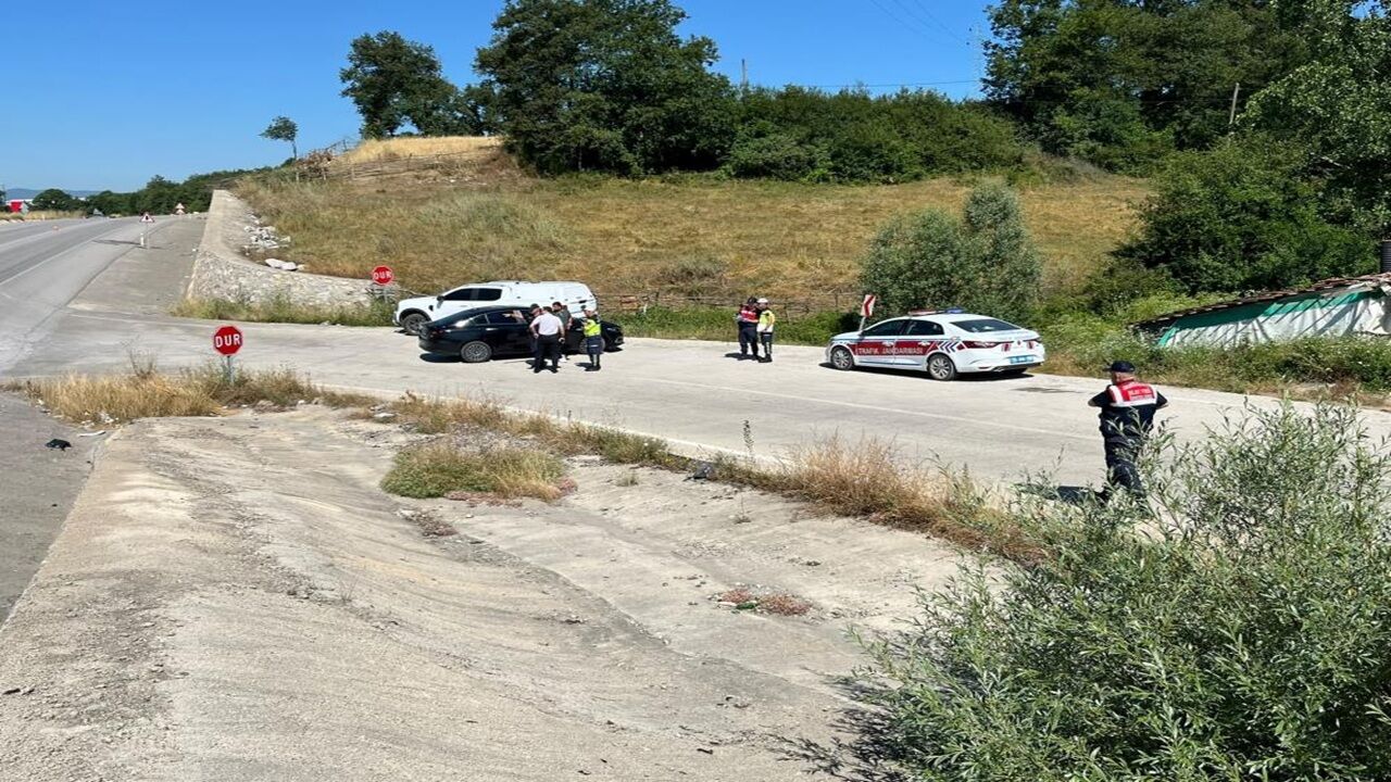 Otomobilin Çarptığı Genç Kadın Yaşamını Yitirdi (1)