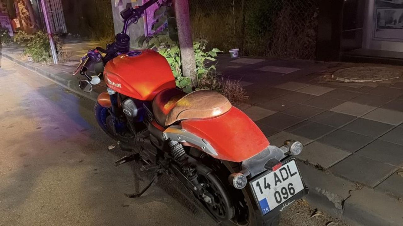 Otomobille Çarpışan Motosiklet Sürücüsü Hastanelik Oldu (2)
