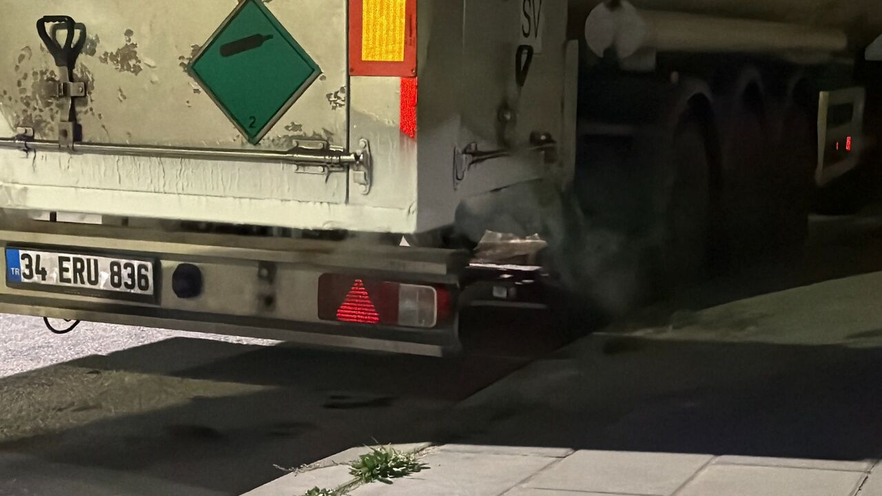 Park Halindeki Tankerden Gaz Sızıntısı Polis Ve Itfaiye Alarma Geçti ⭐
