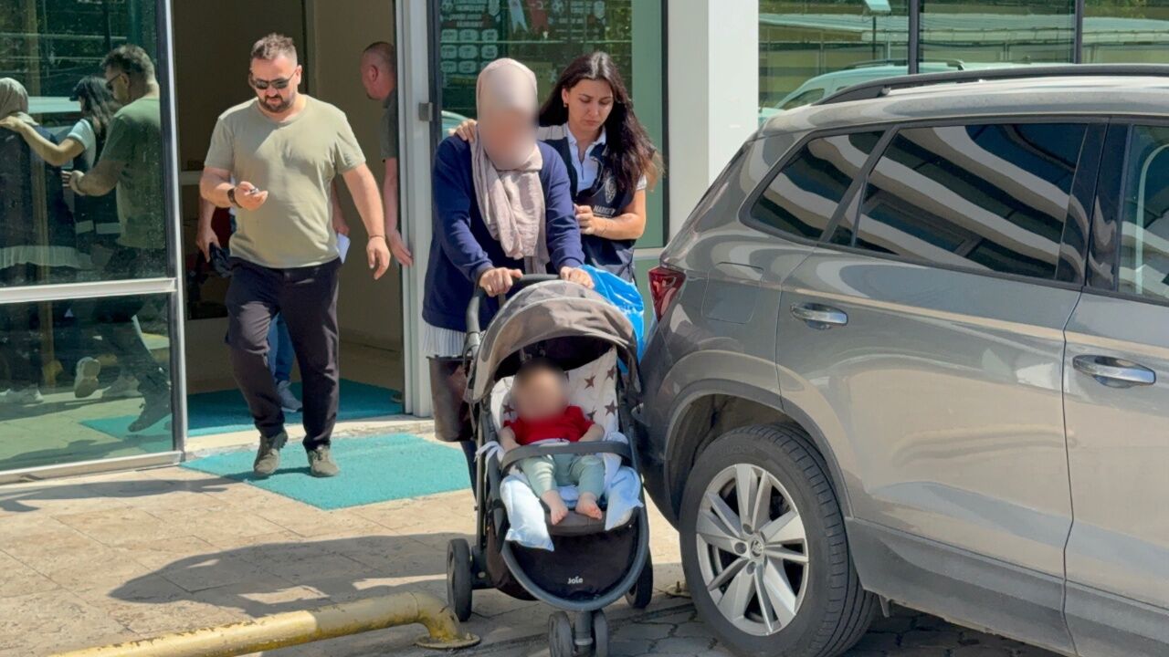 Polis Bebek Arabasını Aradı, Çıkanlar Şoke Etti! Karı Koca Tutuklandı