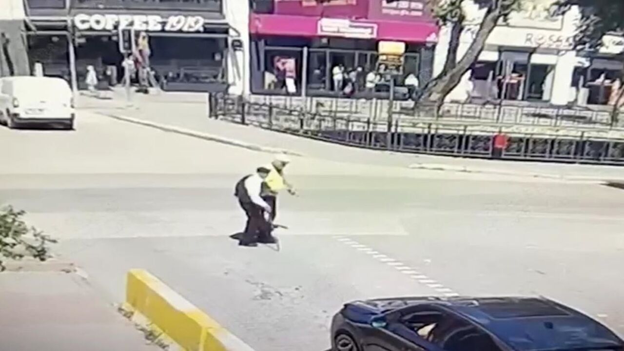 Polisten Yüret Isıtan Görüntü (1)