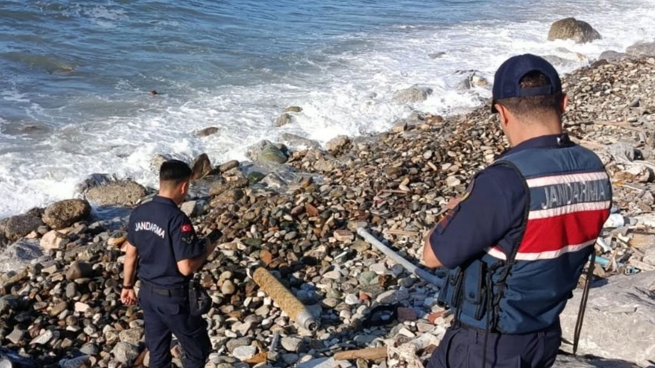 Son Dakika Kastamonu’da Sahile Vuran Cisim Ekipleri Alarma Geçirdi! (3)