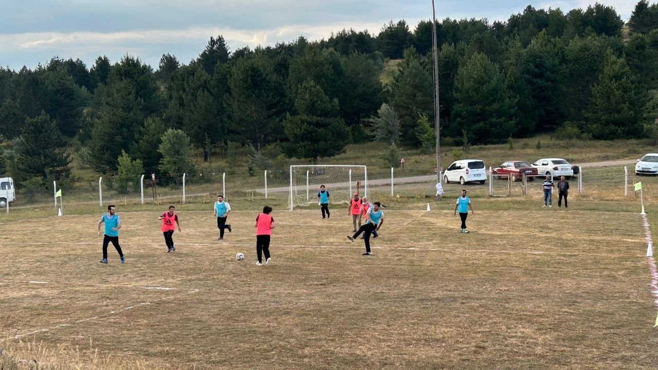 Spor Malzemesi Desteği Taşköprü’deki Köyün Heyecanını Katladı (2)