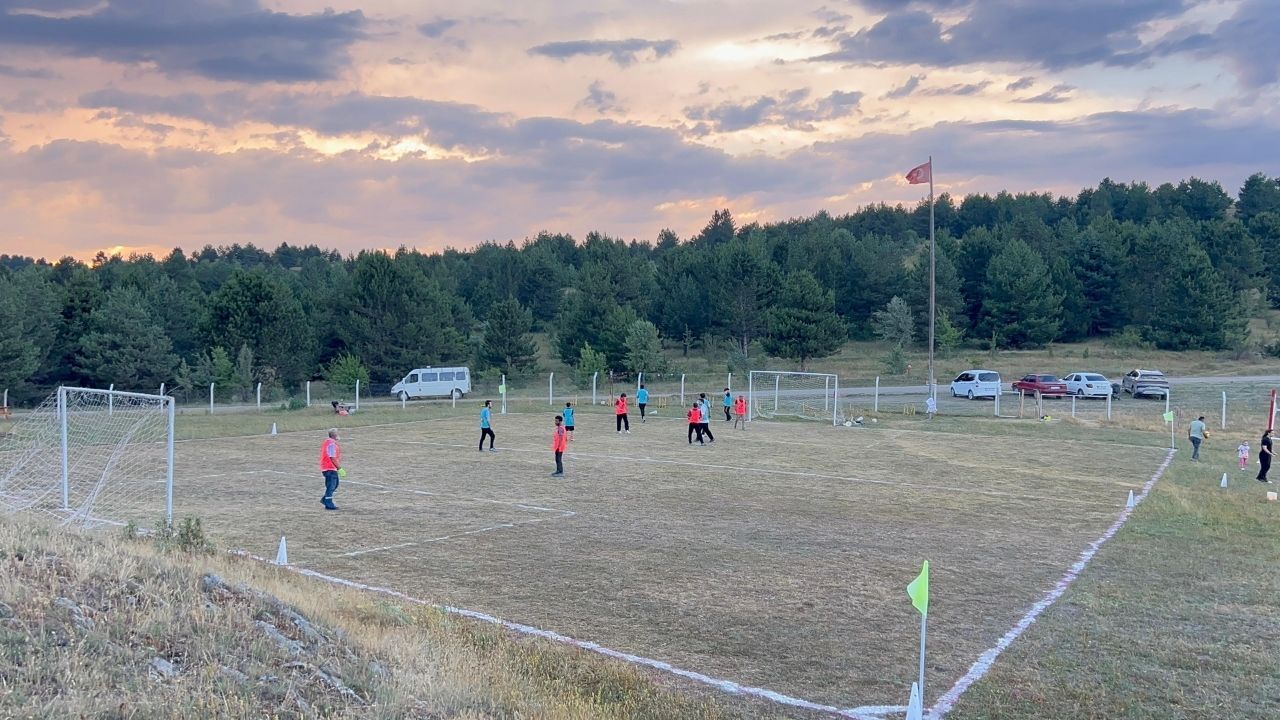 Spor Malzemesi Desteği Taşköprü’deki Köyün Heyecanını Katladı (4)