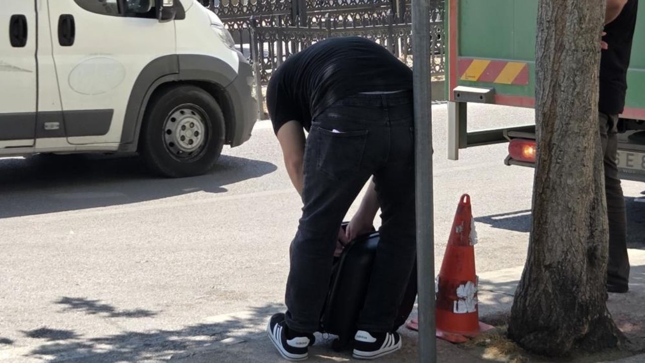Şüpheli Valiz Alarmı Polis Bölgeye Sevk Edildi (1)