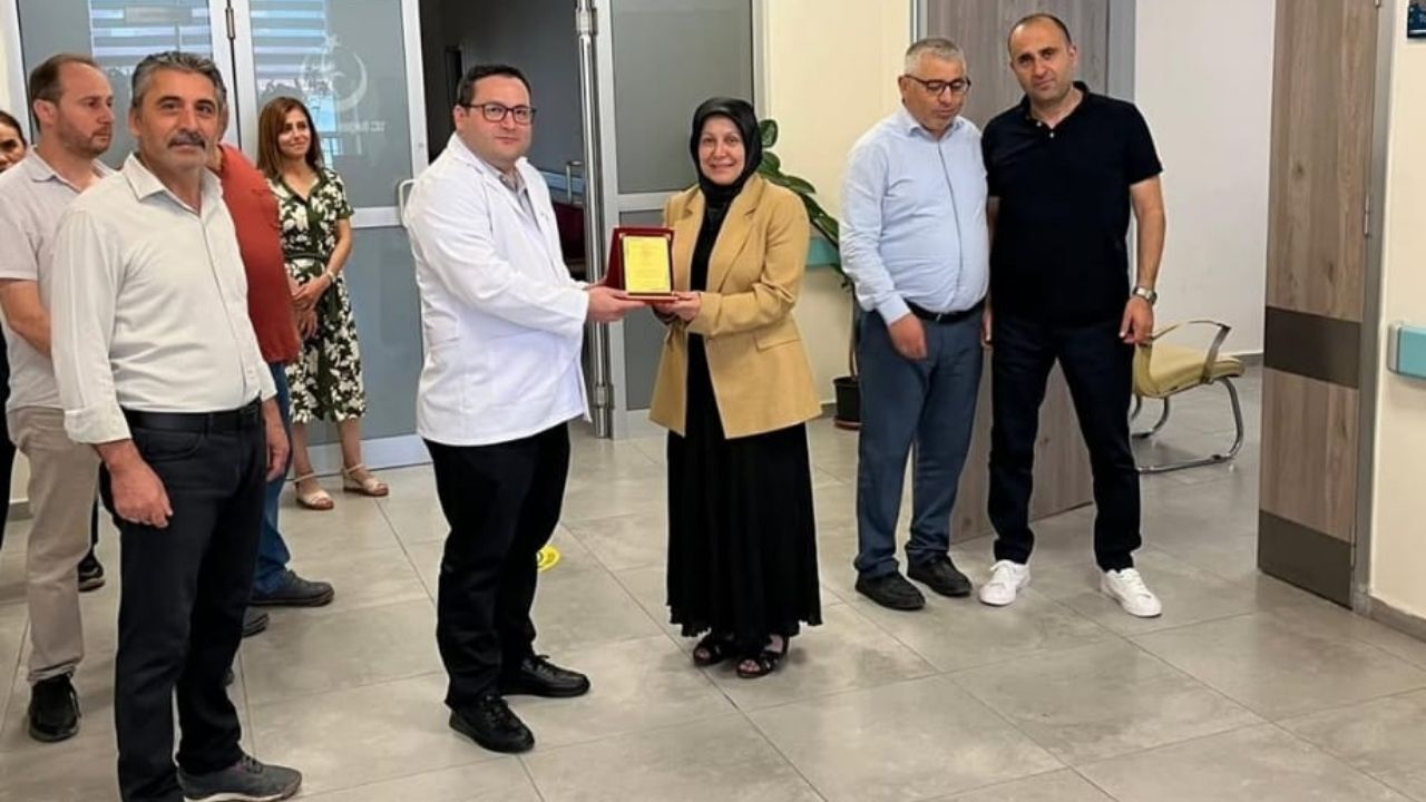 Taşköprü Devlet Hastanesi’nde Iki Yöneticiye Plaket (3)