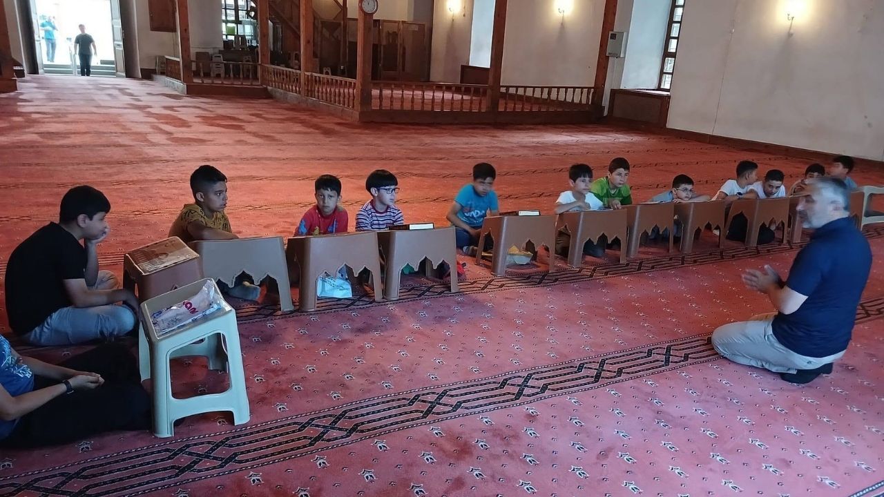 Taşköprü’de Öğrencilere Din Istismarına Karşı Bilinç Eğitimi (3)