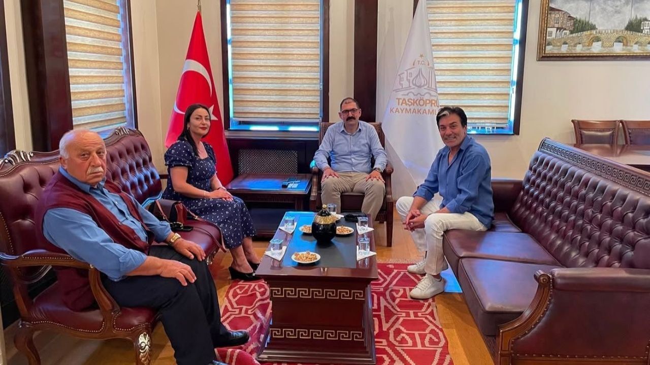 Taşköprülü Oyuncu Orhan Aydın, Kaymakam Demirdağ’ı Ziyaret Etti