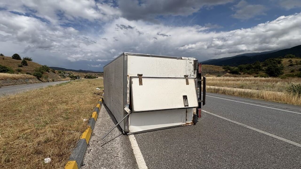 Tosya D100 Feci Kaza 5 Yaralı (3)