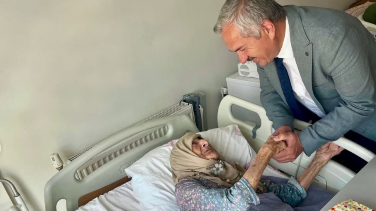 Tosya'da Gönül Buluşması Huzurevi Sakinlerine Anlamlı Ziyaret (2)