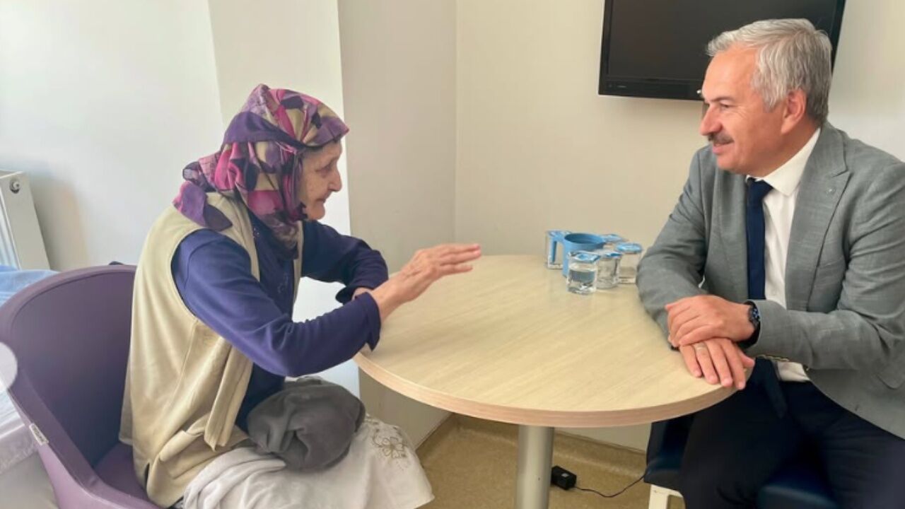 Tosya'da Gönül Buluşması Huzurevi Sakinlerine Anlamlı Ziyaret (3)