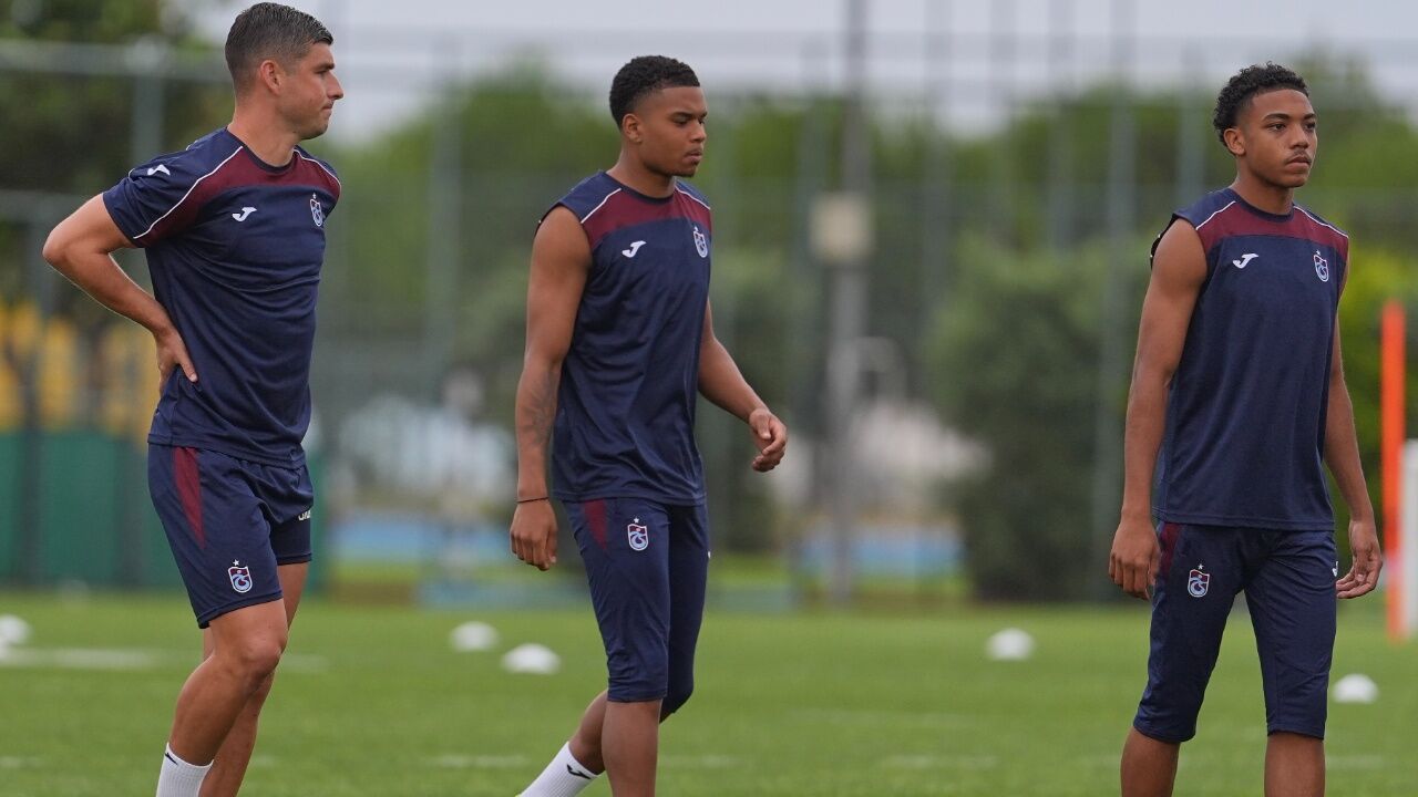 Trabzonspor'da Yeni Sezon Mesaisi Başladı! Bordo Mavililer Kampa Girdi (2)