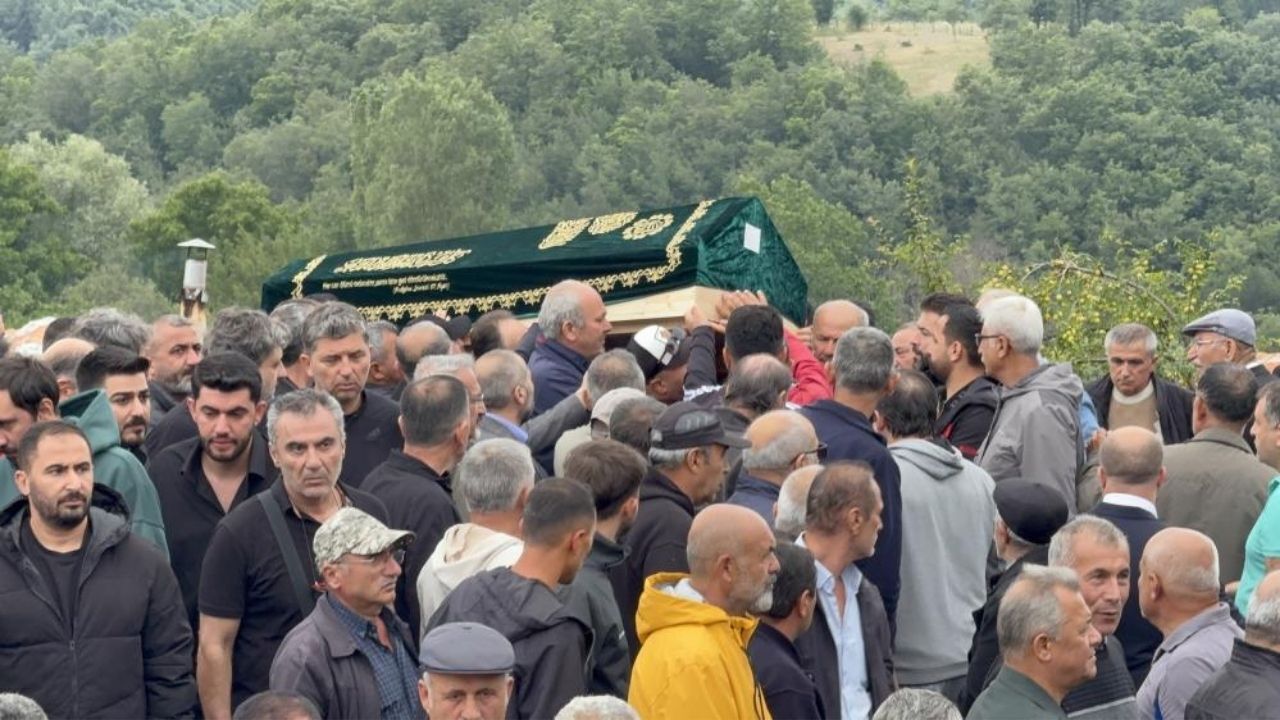 Ünlü Şef Eren Kaşıkçı Memleketi Tokat’ta Toprağa Verildi (2)