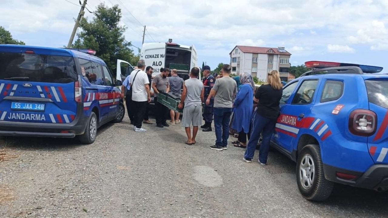 Yaşlı Kadının Tarlada Yanmış Bedeni Bulundu (2)