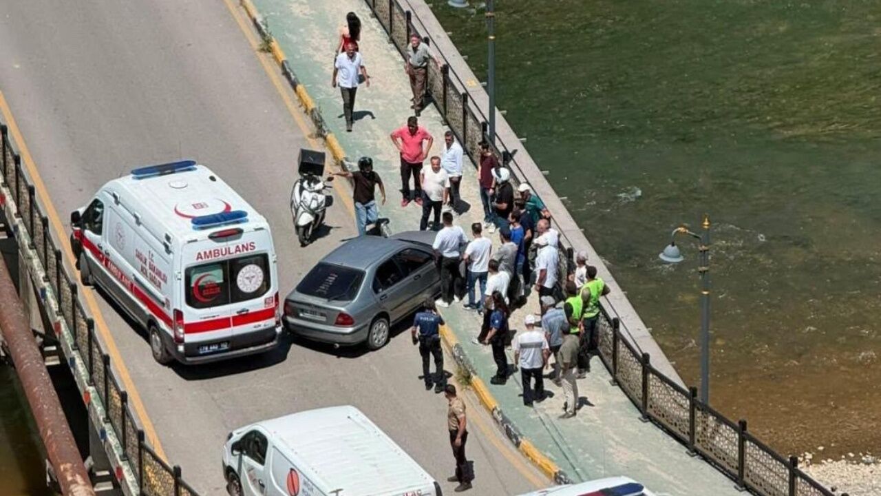 Yayaya Çarpan Sürücüden Pes Dedirten Hareket! Aracını Bırakıp Kaçtı (3)