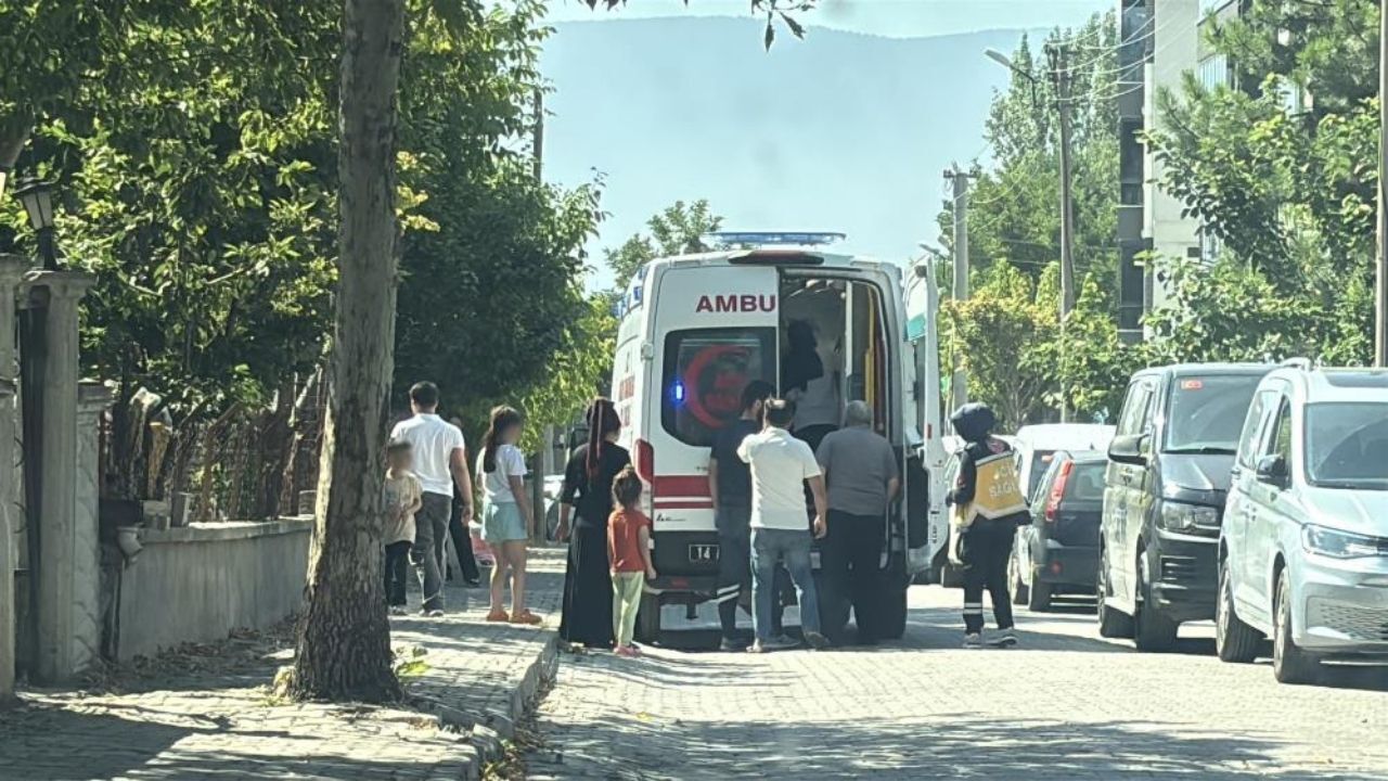 21 Yaşındaki Genç Balkondan Beton Zemine Düştü (2)