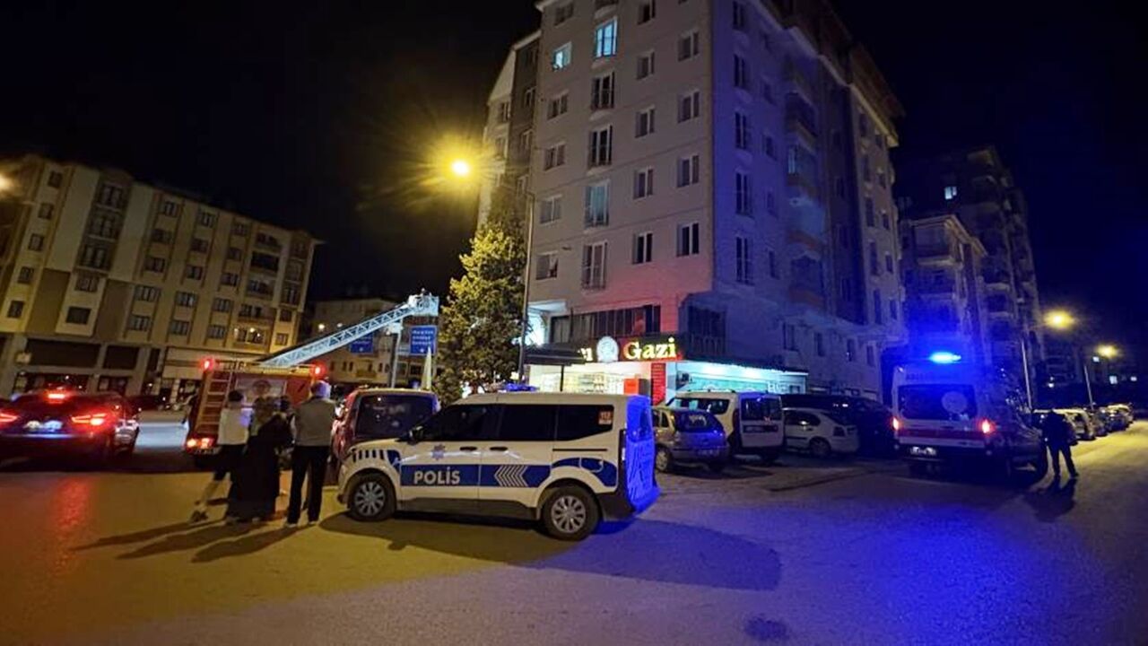 52 Yaşında Evinde Ölü Bulundu (1)