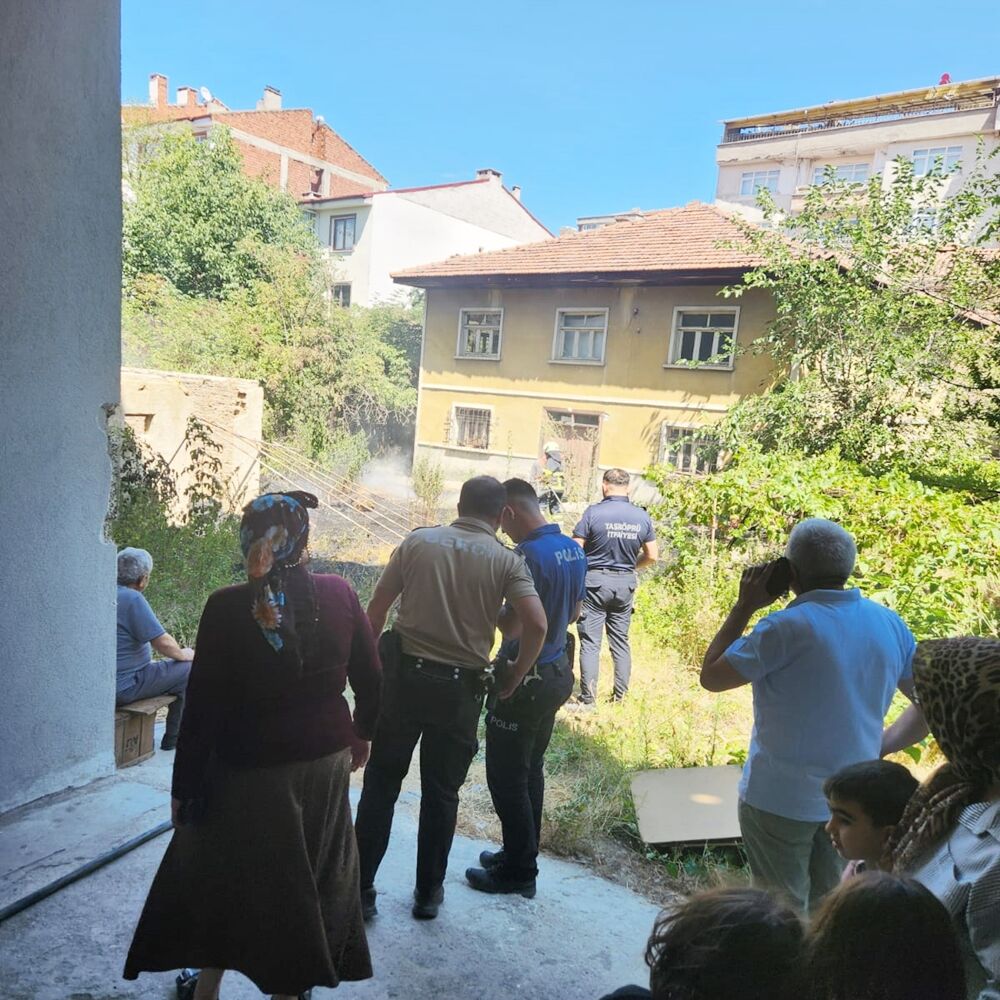 Ağlar Sokak Taşköprü Yangın (3)