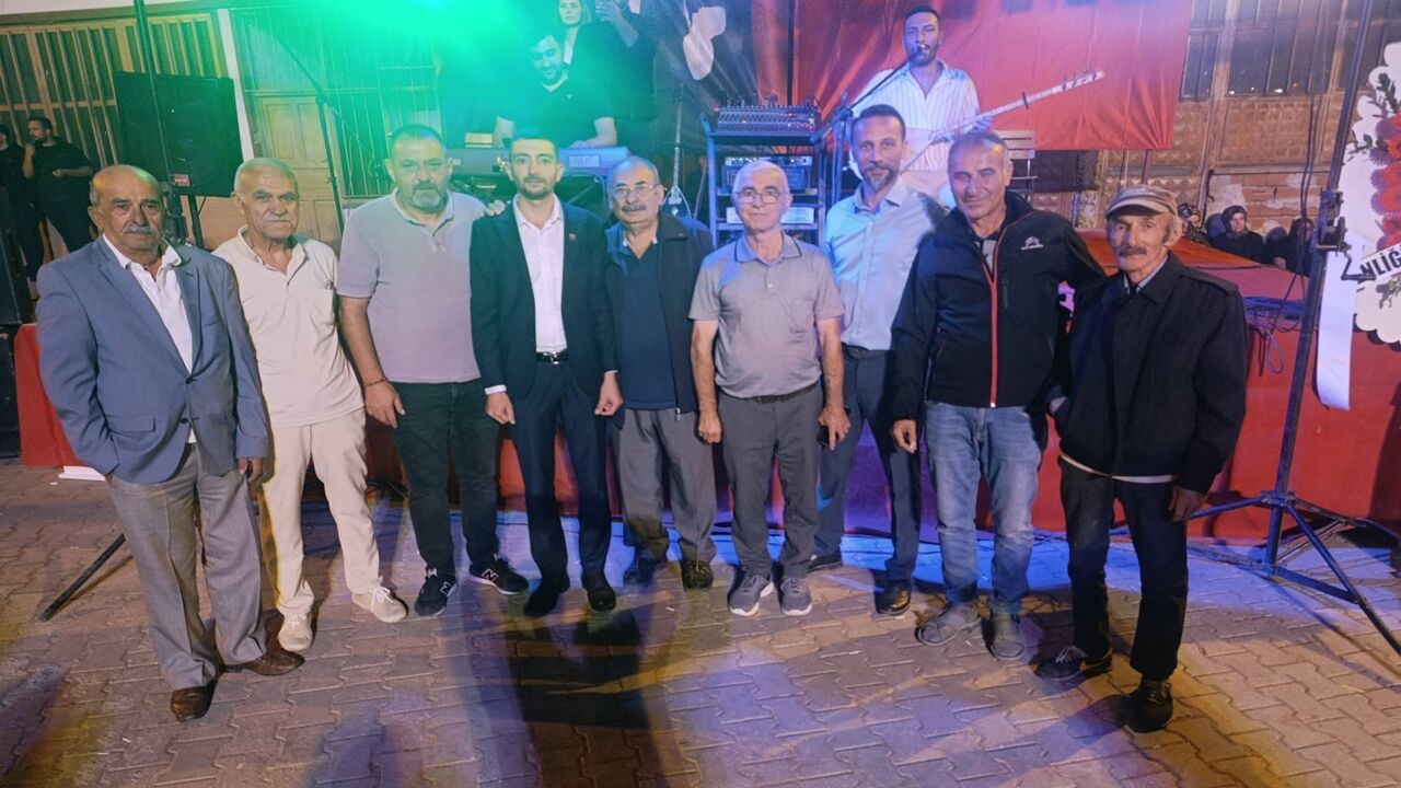 Aşağı Kayı Köyü Şenlik 8000