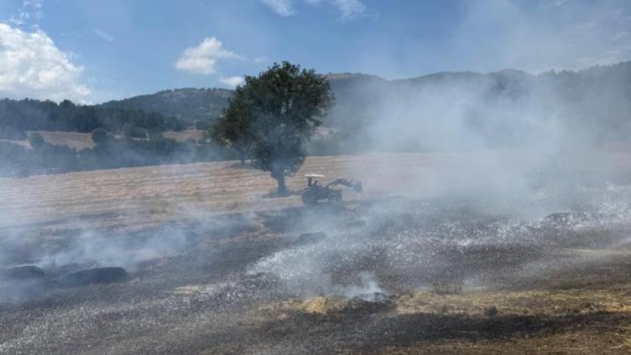 Balya Makinesinden Çıkan Kıvılcım Tarlayı Yaktı (1)