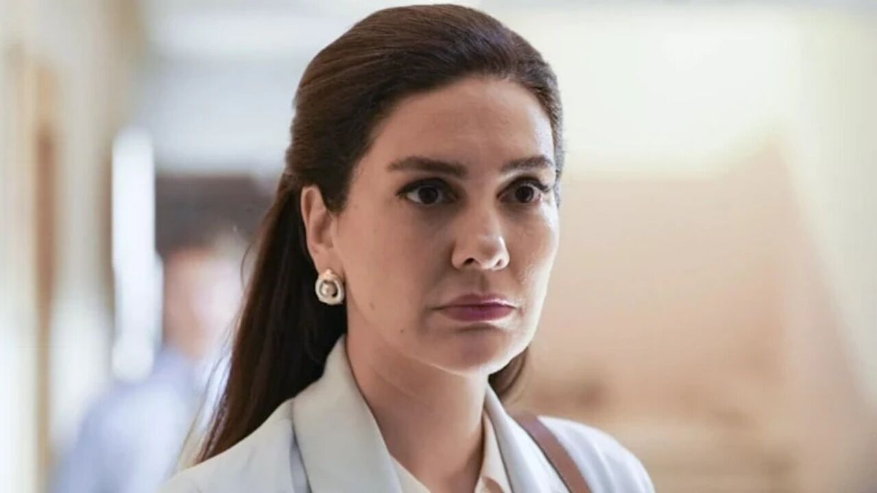 Bergüzar Korel Abi Dizisi
