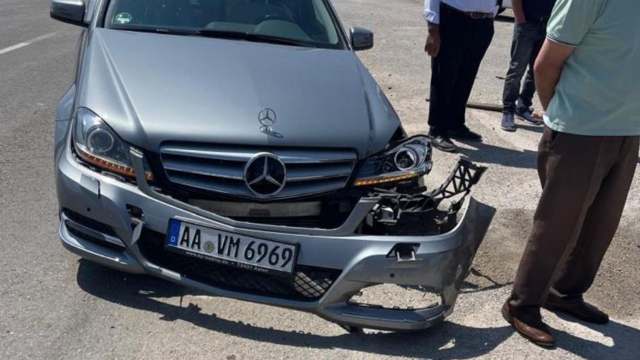 Cenazeye Gelirken Kaza Yaptılar 5 Kişi Yaralandı (2)