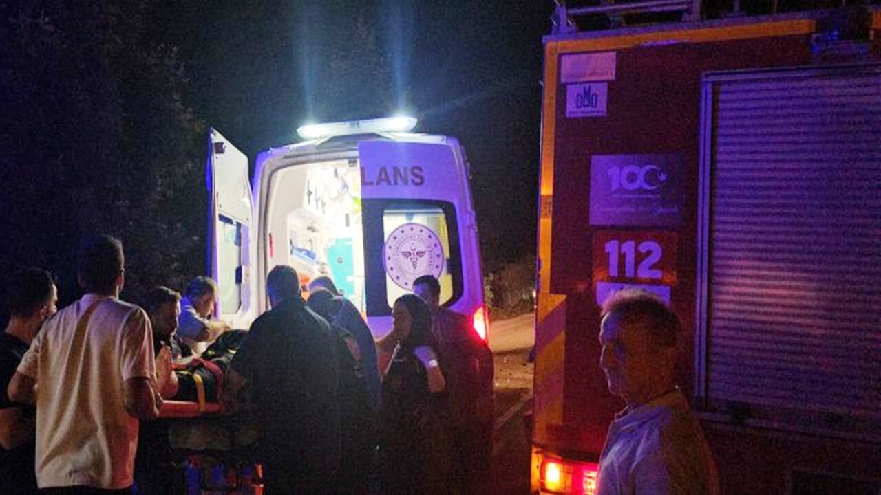 Cide Feci Kaza 4 Yaralı (1)