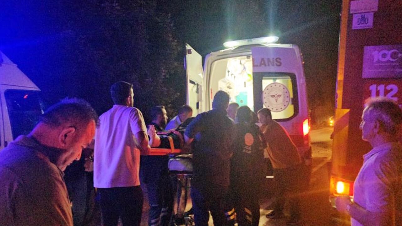 Cide Feci Kaza 4 Yaralı (3)
